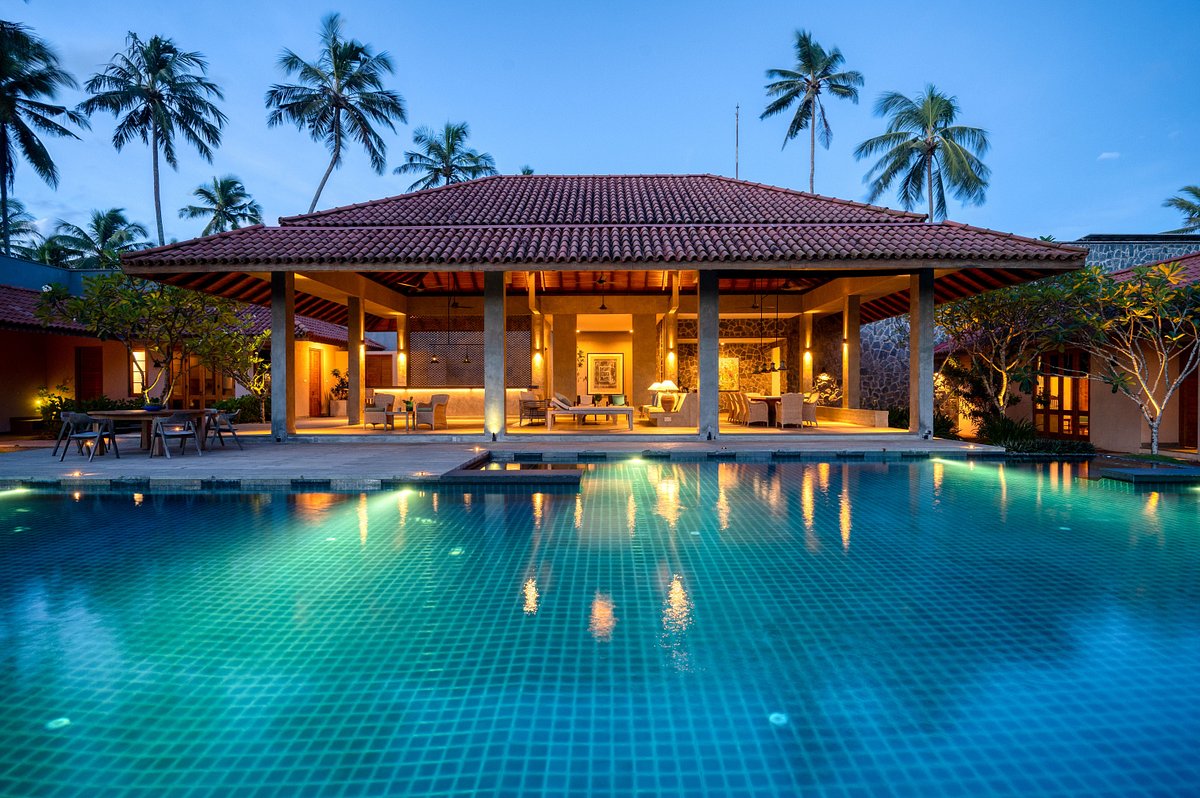 Villas & Resorts