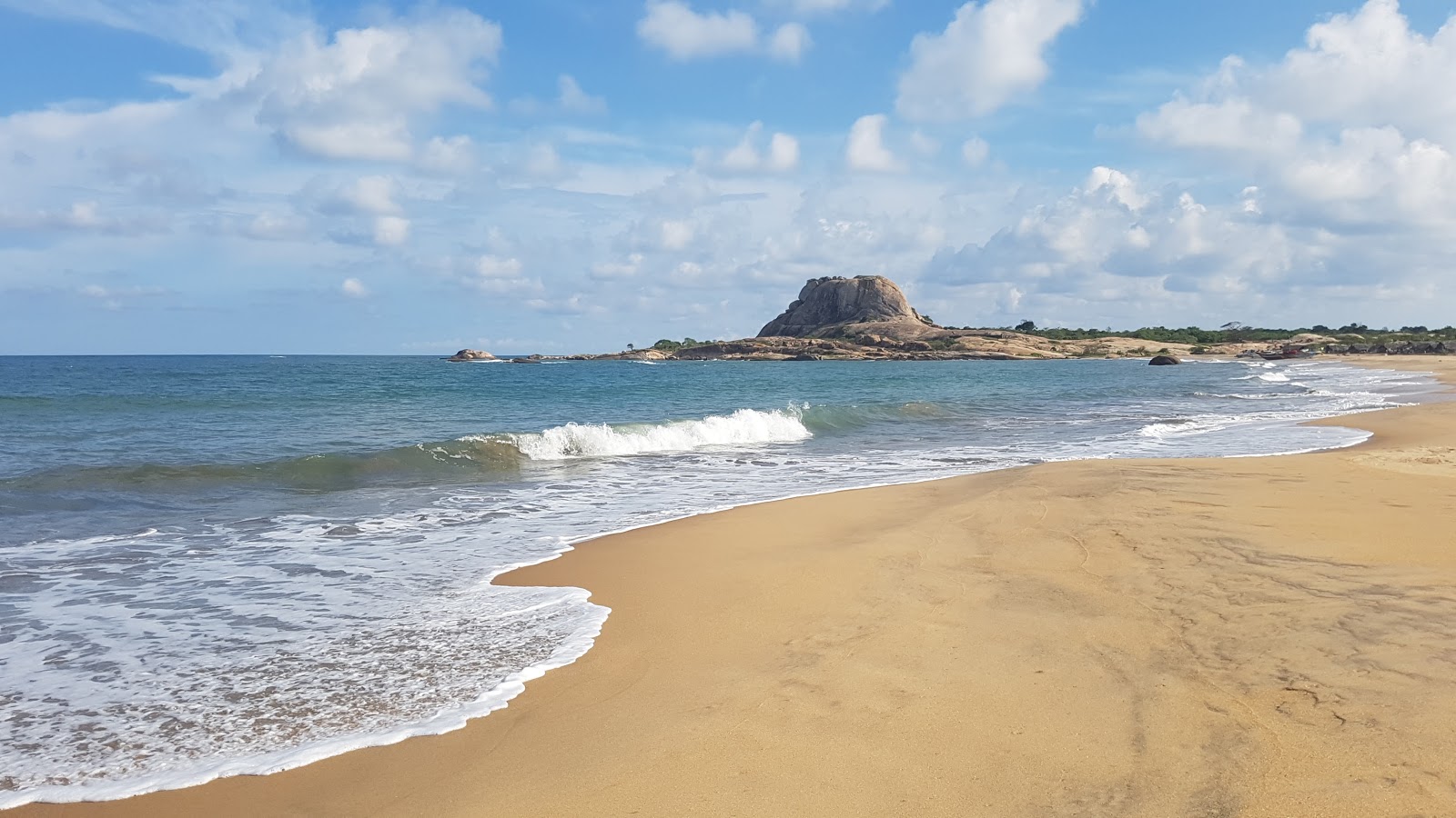 Patanangala Tsunami Memorial & Beach